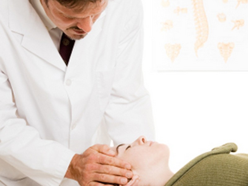 Pinched Nerve Pain Chiropractor Bundall Near Me
